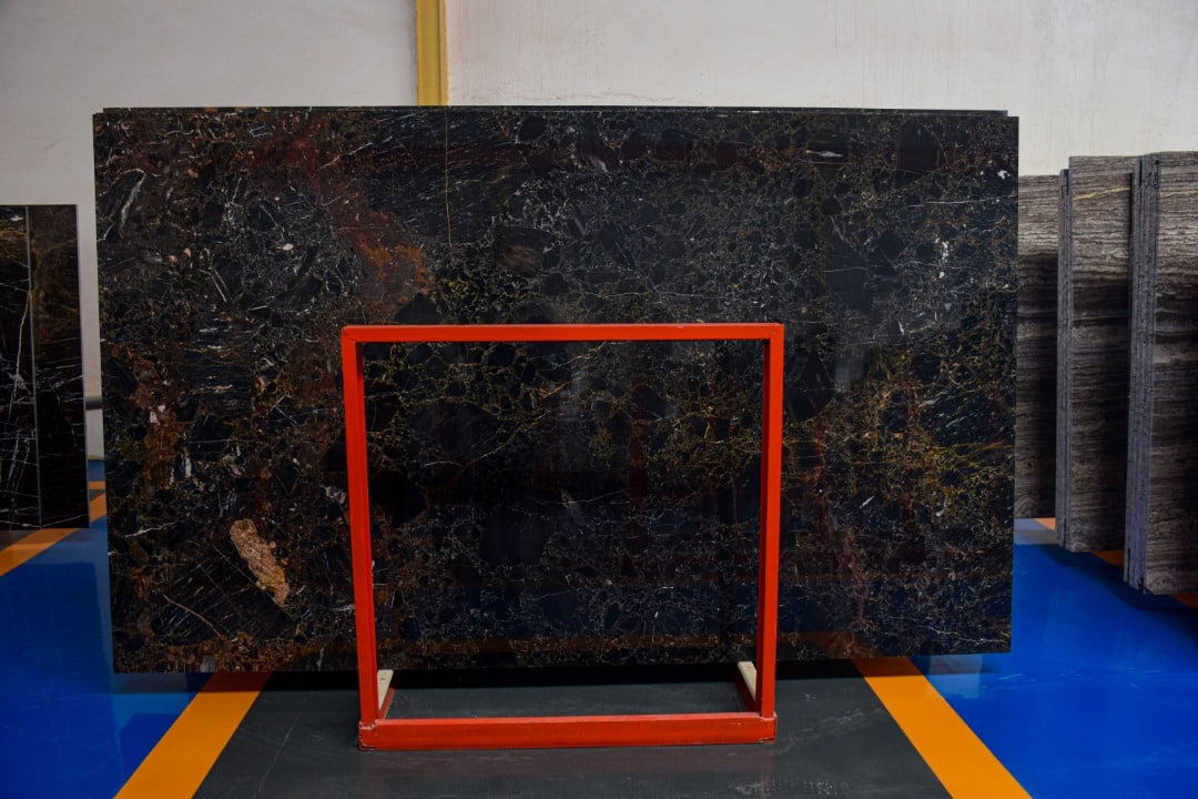 WhatsApp-Image-2021-10-10-at-1.04.17-PM-1.jpeg اسلب مرمریت مارشال طلایی - تصویر 1