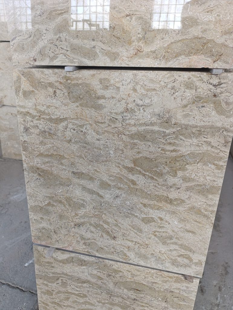 آباده امواج – سنگ تزئینی با الگوی موج‌مانند، ابعاد 60×60، تولید Ladystoneco 1