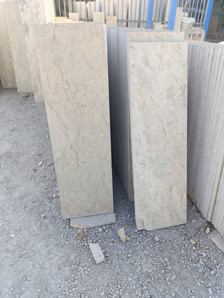 مرمریت آباده – پله سنگی یکپارچه با رنگ سفید کرم از Ladystoneco 2