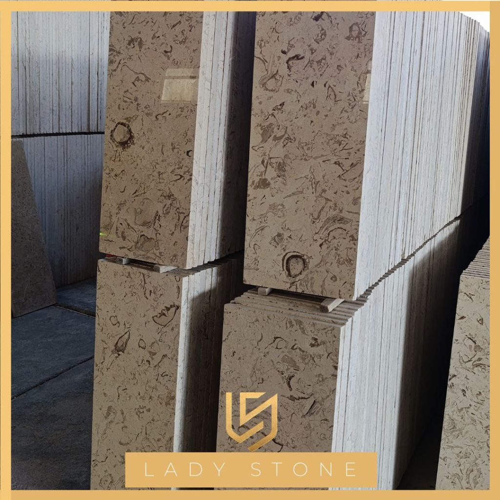 مرمریت پرطاووسی – پله سنگی یکپارچه با رگ‌های آبی و سبز طبیعی، تولید Ladystoneco 4