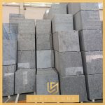 چینی بلو اسکای | پله سنگی با رگ‌های آبی منحصربه‌فرد